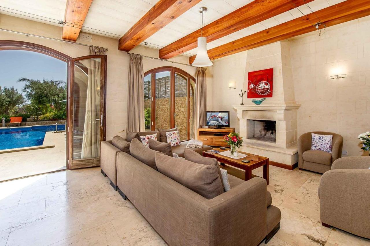 The Almonds Luxury Villa 圣劳伦斯 外观 照片