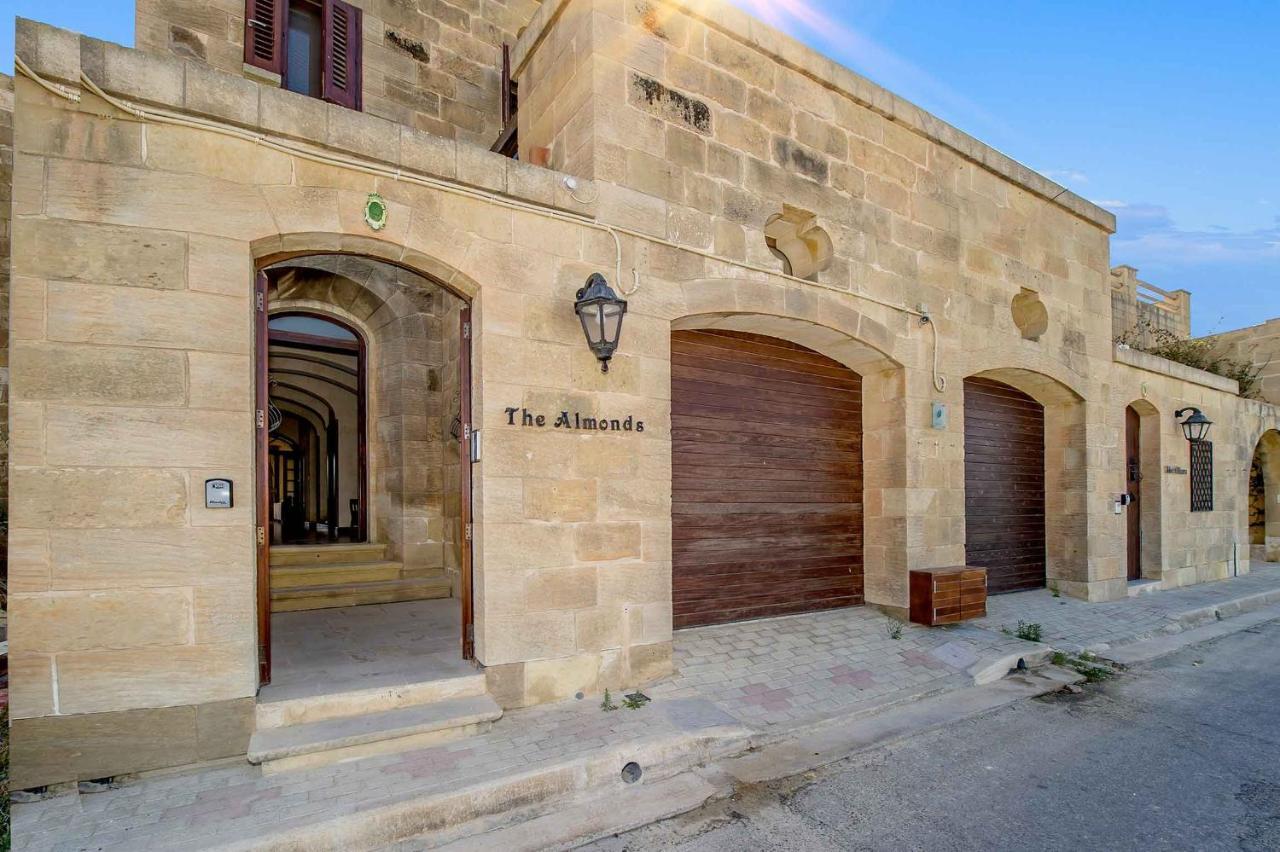 The Almonds Luxury Villa 圣劳伦斯 外观 照片