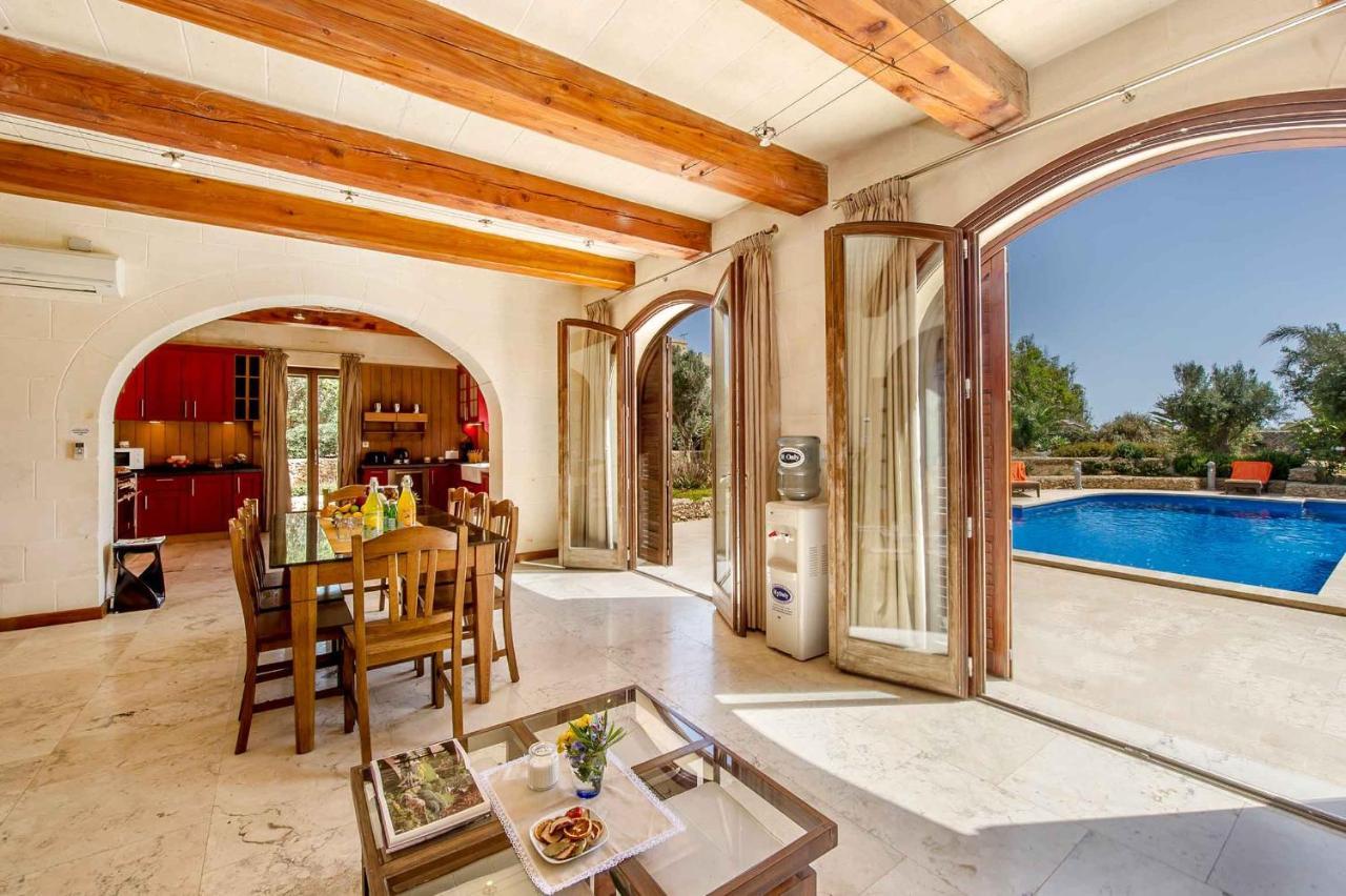 The Almonds Luxury Villa 圣劳伦斯 外观 照片