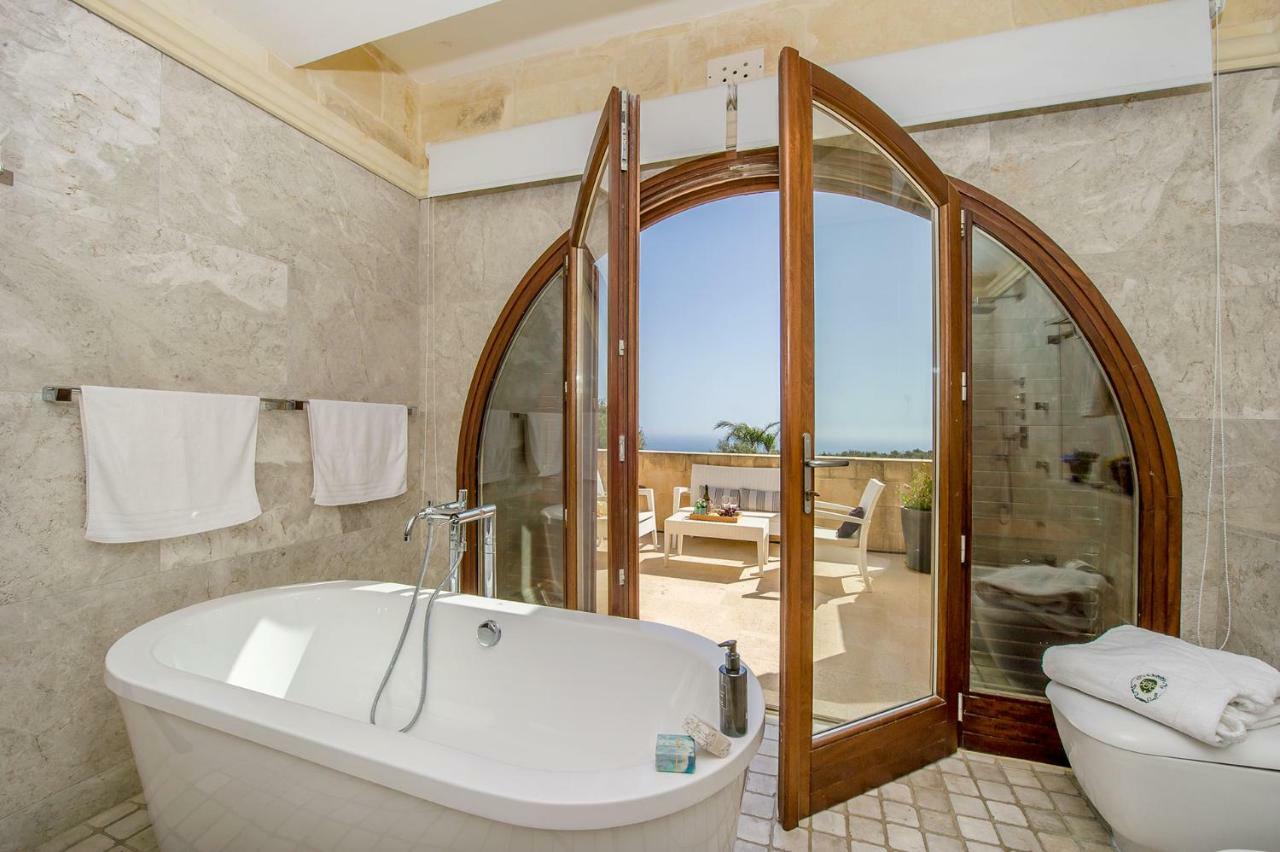 The Almonds Luxury Villa 圣劳伦斯 外观 照片