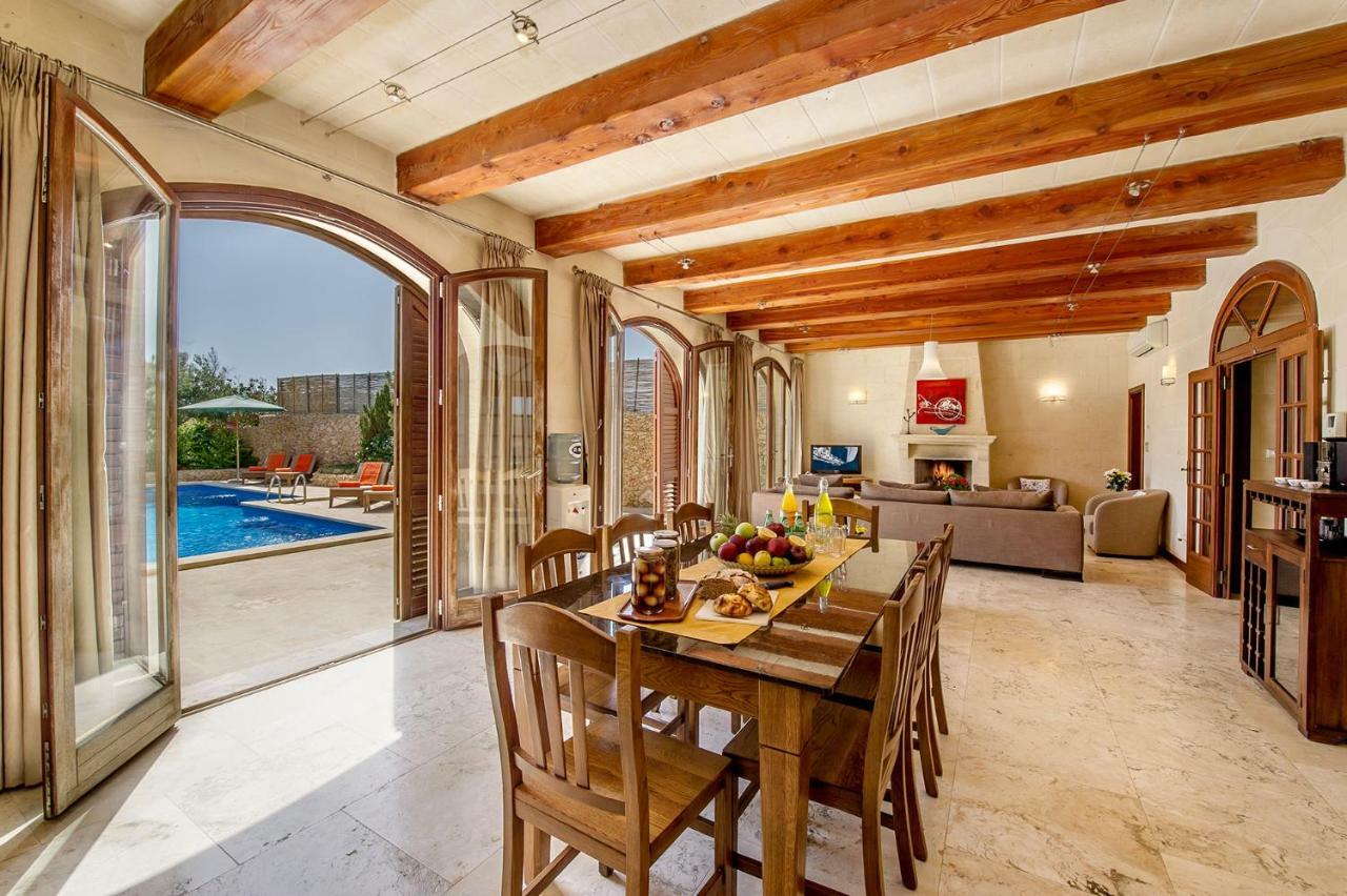 The Almonds Luxury Villa 圣劳伦斯 外观 照片